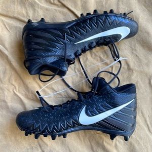 NWOT Nike Football Cleats Alpha Menace Varsity Mid